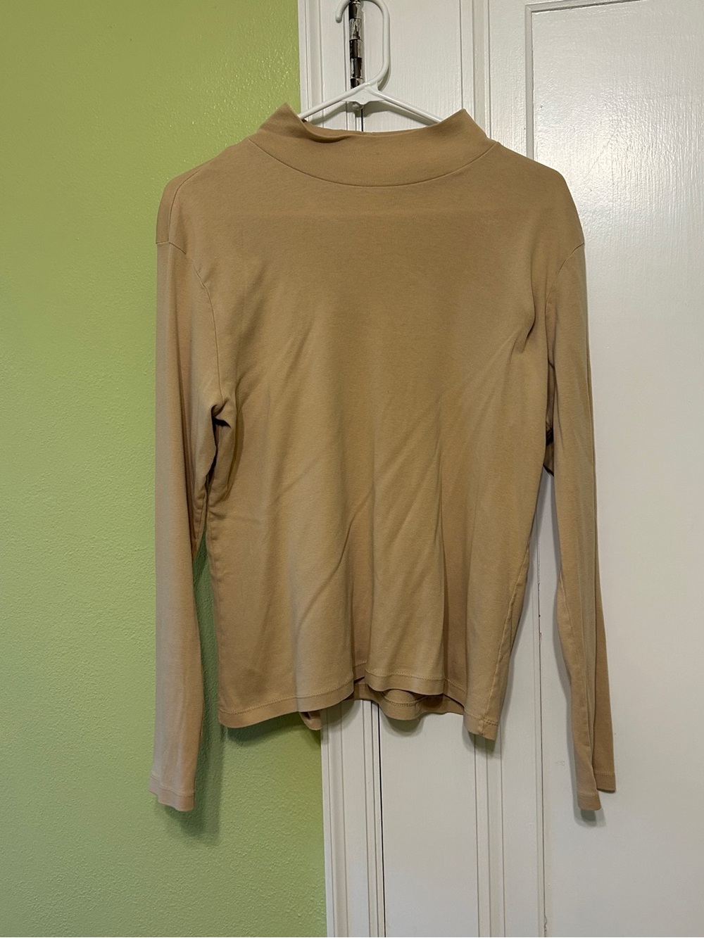 90’s White Stag Tan Long-Sleeve Mock Neck Top